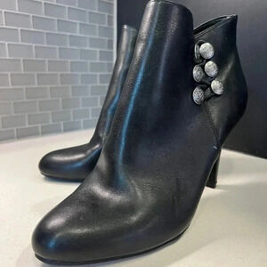 Gently Worn Black 3” heels by Rialto Sizee 10 Ankle boots